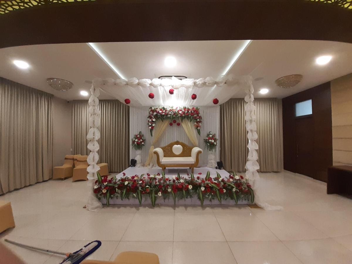 Bed & Breakfast Kamar Residences And Banquets