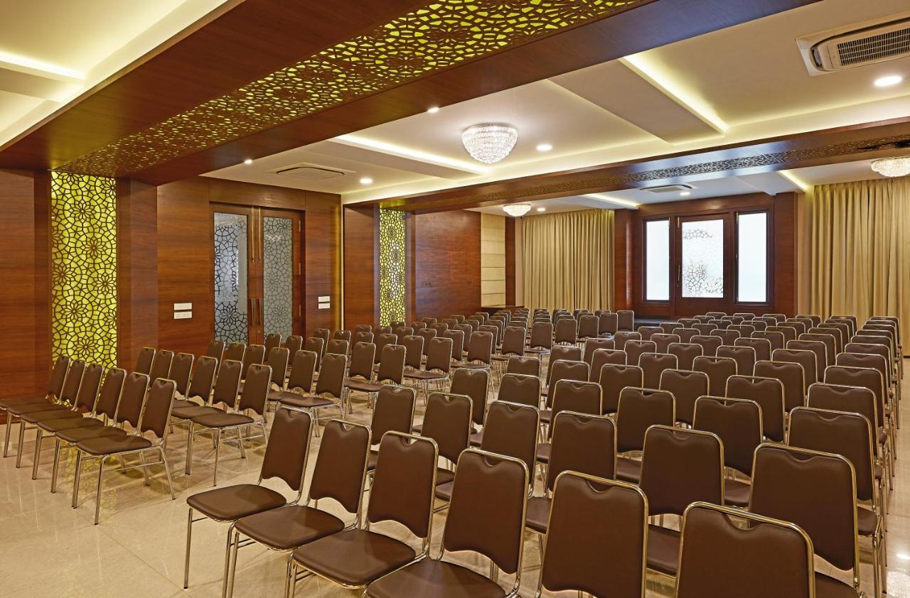 Bed & Breakfast Kamar Residences And Banquets 3*